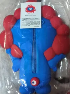 バックフォルムも可愛い　ミャクミャク　シリコンポーチ キーチェーン