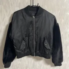 FOREVER 21 フェイクファー袖 ボンバージャケットのサムネイル