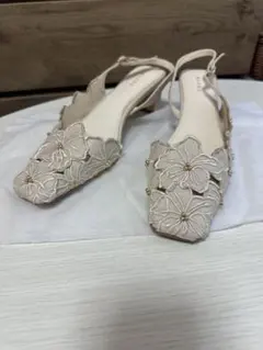 RANDA フラワーカットストラップパンプス Lサイズのサムネイル