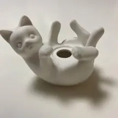 猫の陶器の置き物
