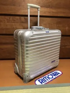 美品　RIMOWA リモワ　廃盤品　キャリーケース　機内持ち込み可能　23L RIMOWA】廃盤品 Salsa Business Trolley ブラウン 4輪 (RIMOWA
