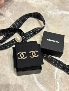 CHANEL BLACKPINKジェニー着用 ダブル CCロゴ ピアス - メルカリ