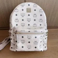 MCM リュック ヴィセトス柄 ロゴプレート スタッズ ホワイト系 レザー