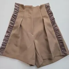 Cen. フリルショートパンツ