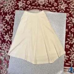 COＭME ＣＡの白のウールフレアスカートのサムネイル