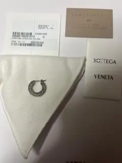 BOTTEGA VENETA ツイストフープピアス 片耳
