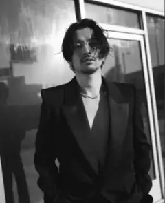 SAINT LAURENT パワーショルダービッグスモーキングジャケットのサムネイル