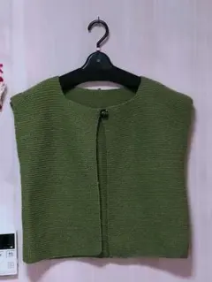 オリーブグリーン ニット ベスト