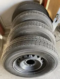トヨタハイエース純正ホイール➕夏タイヤセットのサムネイル