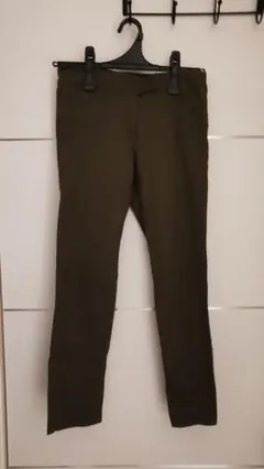 【美品】black by moussy マウジーカーキ　スリムパンツ　8分丈　S