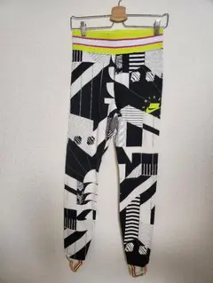 NIKE 総柄ロゴ レギンス ブラック L