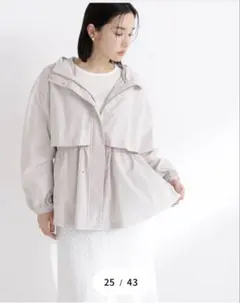 新品✴︎未使用✴︎ナチュラルビューティーベーシック✴︎ 週7ペプラムフーディブルゾンのサムネイル