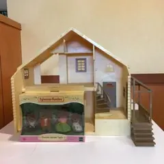 シルバニアファミリーハウス(中古)　人形(未使用)付き