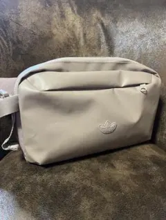 Item thumbnail for item e670219d-d021-4c92-8f96-60bdac19846b