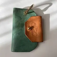 レザー　キーケース　緑、オレンジ