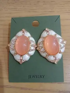 エレガントピンクオーバルカボションピアス