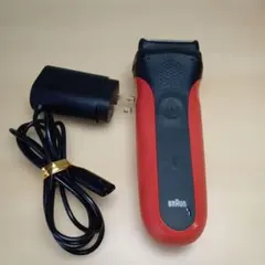BRAUN 電気シェーバー 本体 充電器付きのサムネイル