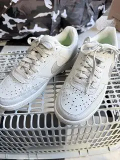 値下げ‼️Nike ライトグレー スニーカー