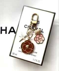 CHANEL _2025.ホリデー限定_フラワーチャーム _キーホルダー