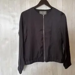 【新品】ノーカラージャケット☆ブラック／薄手／Ｓサイズ