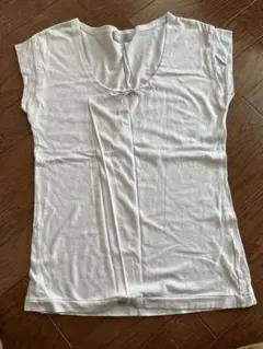マーガレットハウエル　ホワイト Uネック Tシャツのサムネイル