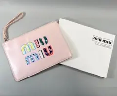 【新品未使用】miu miu ピンク 水筒とポーチ タンブラー カラビナ♡超レア 新品未使用】miu miu ピンク 水筒とポーチ タンブラー カラビナ♡超