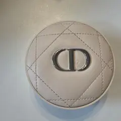 Diorディオールスキンフォーエヴァークッションパウダーラベンダーフェイス