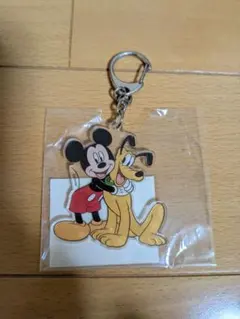 Disney　ミッキーマウス＆プルート　アクリルキーホルダー