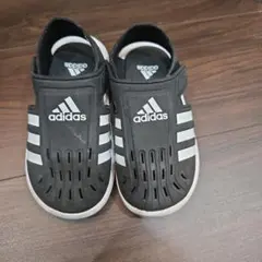 adidas 黒 キッズサンダル 通気性 17cm ベビー 安全