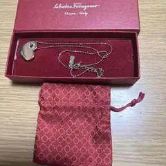 Salvatore Ferragamo ハートネックレスのサムネイル