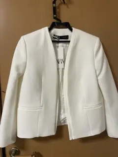 新品ZARAホワイト ノーカラージャケット