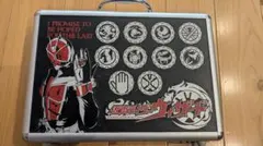 仮面ライダーウィザード アルミケース KICK STRIKE 非売品 - メルカリ