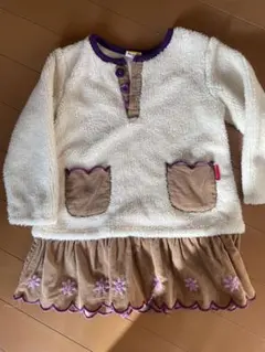 ムージョンジョンフリースワンピース クリーム色 花柄刺繍