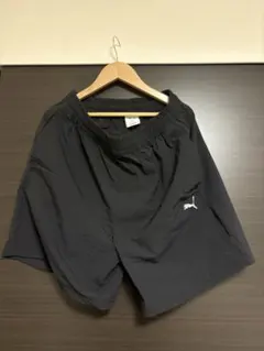 定価6600円　PUMA ショートパンツ ブラック Mのサムネイル