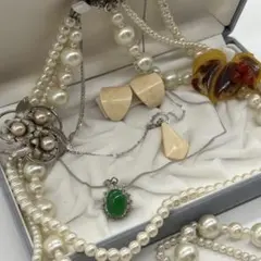 遺品整理 生前整理 アクセサリーまとめ売り ネックレス イヤリング ブローチのサムネイル