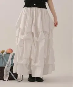 loin nuit 『tuck design volume skirt 』