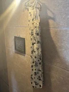 アイボリー フラワープリント タートルネックワンピース