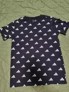 アディダス総柄Tシャツ　値下げ不可