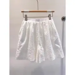 綺麗め ショートパンツ ワイドパンツ ホワイト ハイウエスト 刺繍 透かし編み