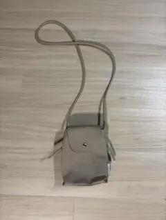 ベージュ サコッシュ バッグ