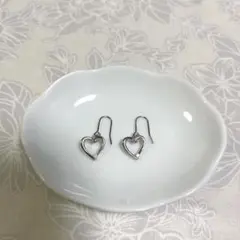 ダイヤモンドのハート型ピアス