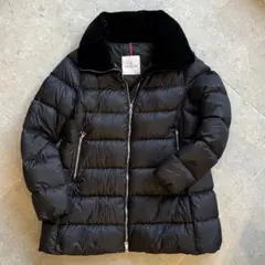 美品 MONCLER ブラック ダウンジャケット