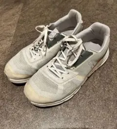 ホワイト スニーカー