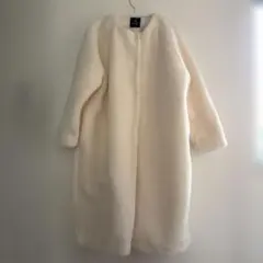 nano ノーカラーボアロングコートクリーム色 ボタン留め