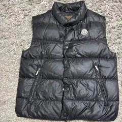 MONCLER ブラック ダウンベスト　s