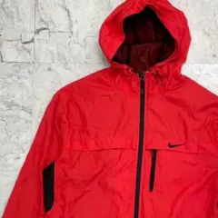 ナイキ　ナイロンジャケット　メンズ　Ｓ　レッド　刺繡ロゴ　裏地メッシュ
