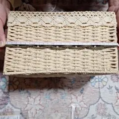 編み込みデザインバスケット