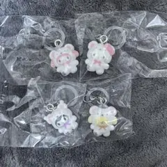 サンリオ　めじるしアクセサリー　ふわふわスノー　ガチャ