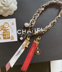 CHANEL_シャネル _ホリデー限定✴︎ ボトルチャーム＆キーホルダー✴︎カード