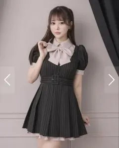 pium リボンタイ付きプリーツミニワンピース